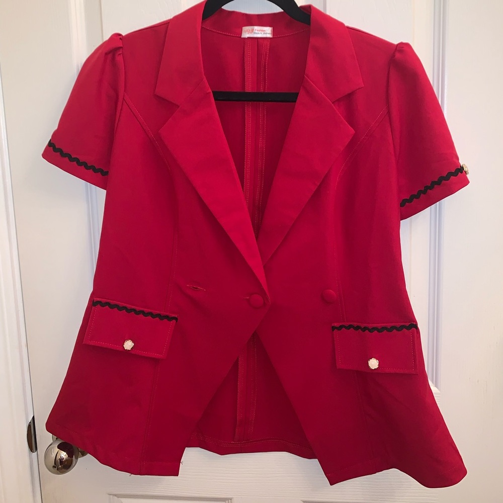 Red short sleeve fashion blazer